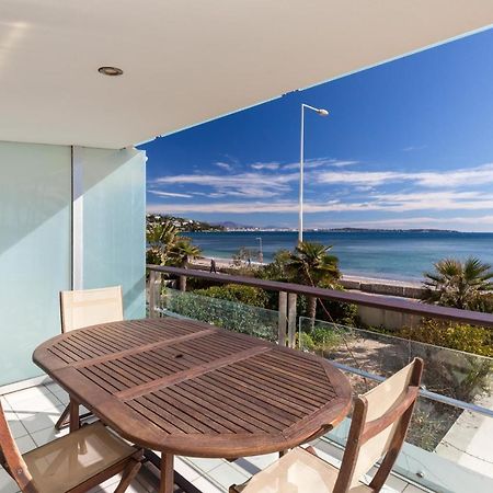 Cannes Beachfront Terrace: Bright Two-Bedroom with Sea Views Exterior photo