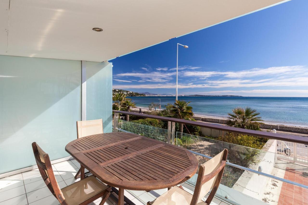 Cannes Beachfront Terrace: Bright Two-Bedroom with Sea Views Exterior photo