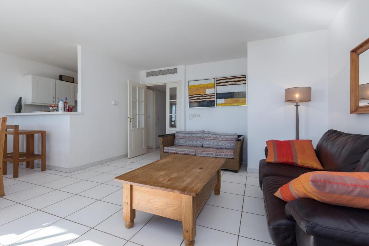 Cannes Beachfront Terrace: Bright Two-Bedroom with Sea Views Exterior photo